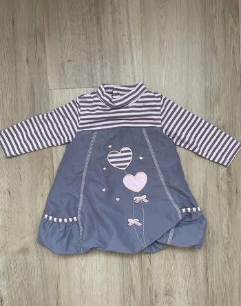 Robe grise et rose neuve