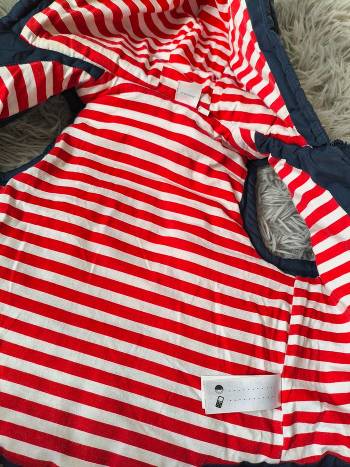 Veste doudoune sans manche à capuche Disney avec logo mickey Taille 23 mois - photo numéro 7