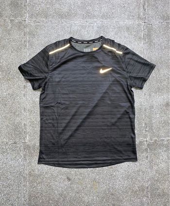 T-shirt Nike running noir S 