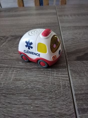 Clémence l'ambulance tut tut