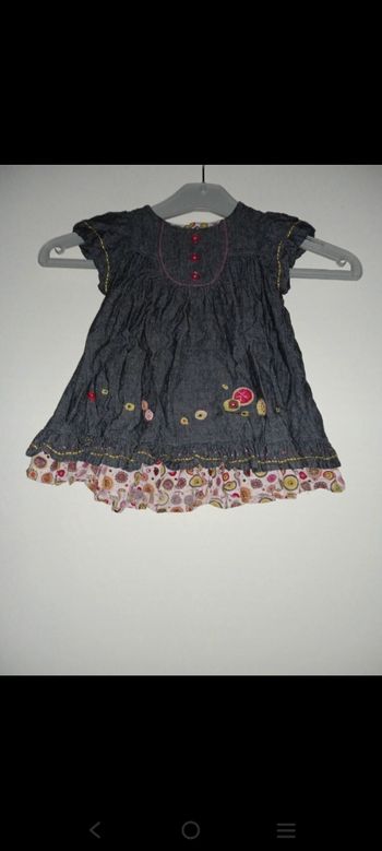 Robe catimini taille 6 mois