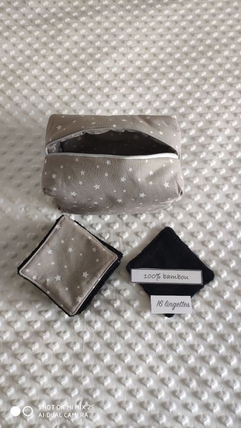 16 lingettes et sa trousse de toilette moltonné