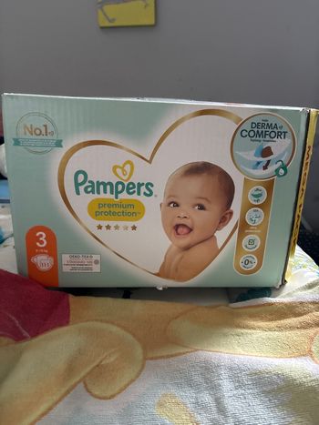 Couches pampers  taille 3