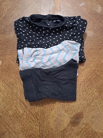 Ensemble t-shirt noir + 2 pantalons leggings noir et gris, kiabi, taille 24 mois (83/89 cm)