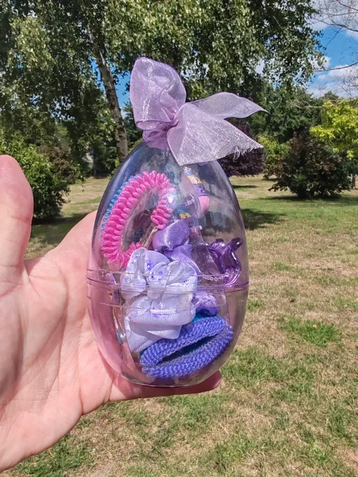 Lot accessoires de coiffures dans un oeuf violet - photo numéro 11