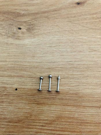 Lot X3 piercing