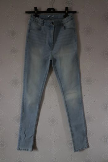 D1794 - jeans fille taille 16 ans