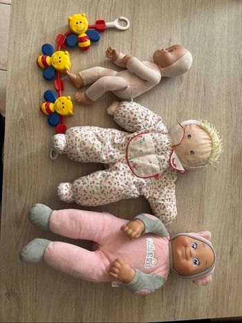 Poupée + jouet poussette