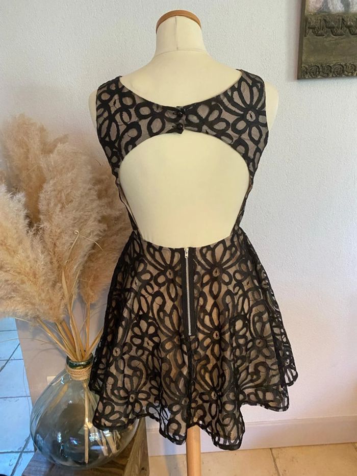 Robe dos nue - photo numéro 2