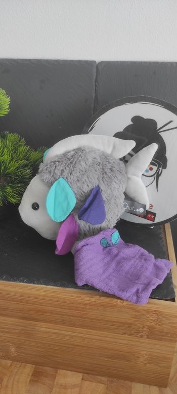 peluche chut .. colors for tears gris mouchoir doudou violet bleu vert Goutte