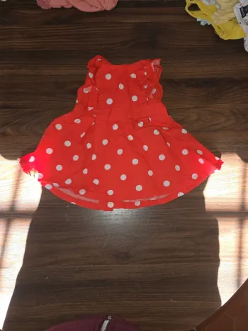 Robe rouge 3 mois
