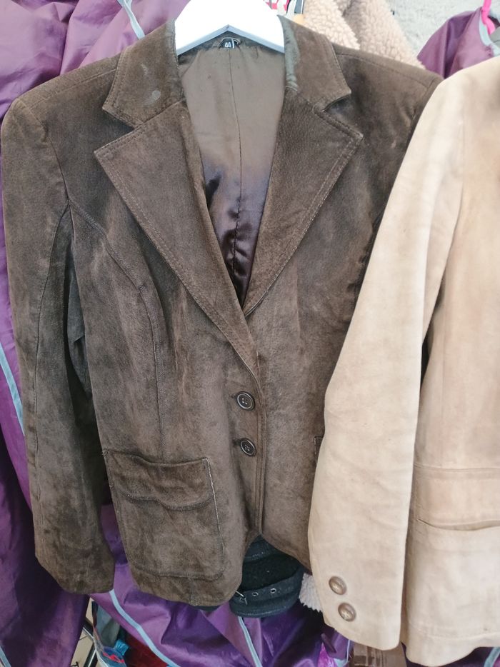 Magnifique lot de deux vestes en daim - photo numéro 2