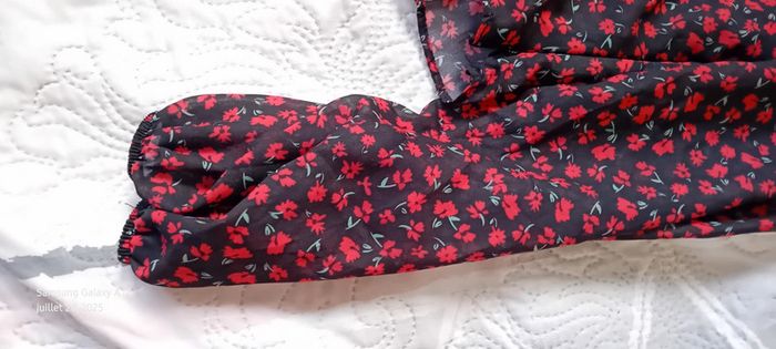 Blouse en voile col en V imprimé fleurs noir et rouge femme M bershka - photo numéro 13