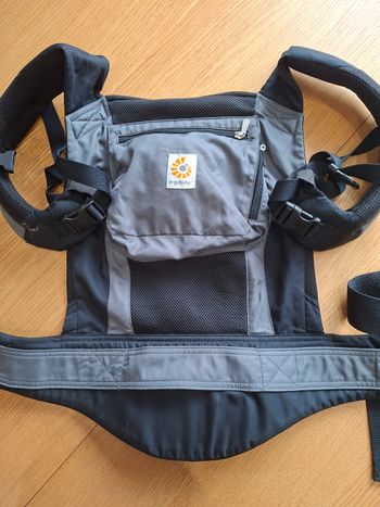 Porte bébé physiologique