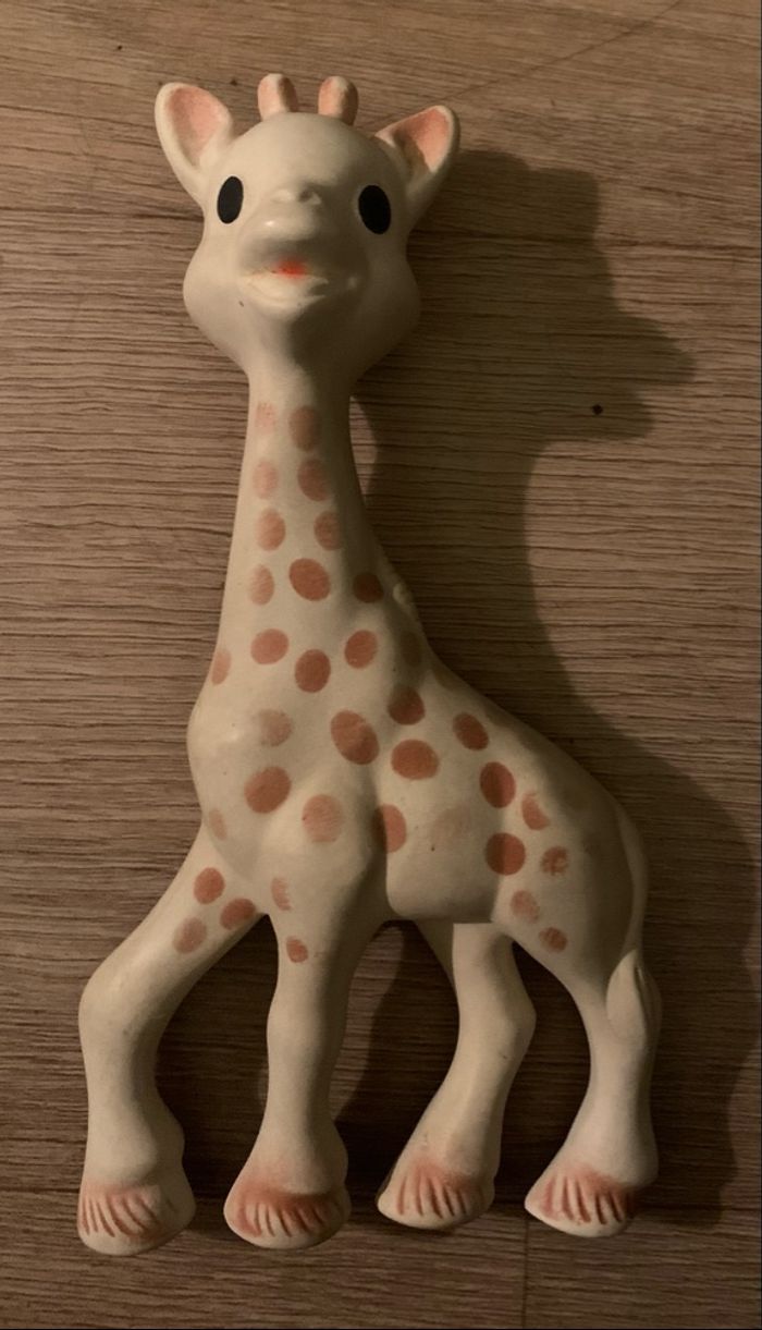 Lot girafe un plaide un hochet et une gigi encore bonne état mais beaucoup servis - photo numéro 4