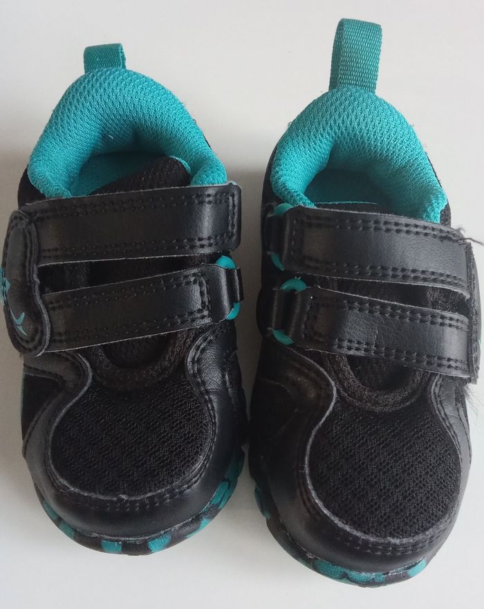 Basket garçon taille 20 scratch bleu ciel noir, decathlon - photo numéro 2