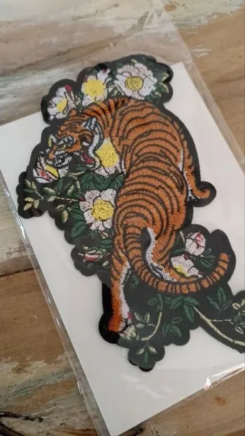 Broderie tigre