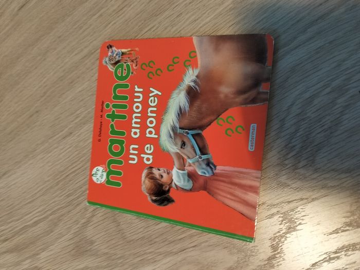 Livre Martine un amour de poney