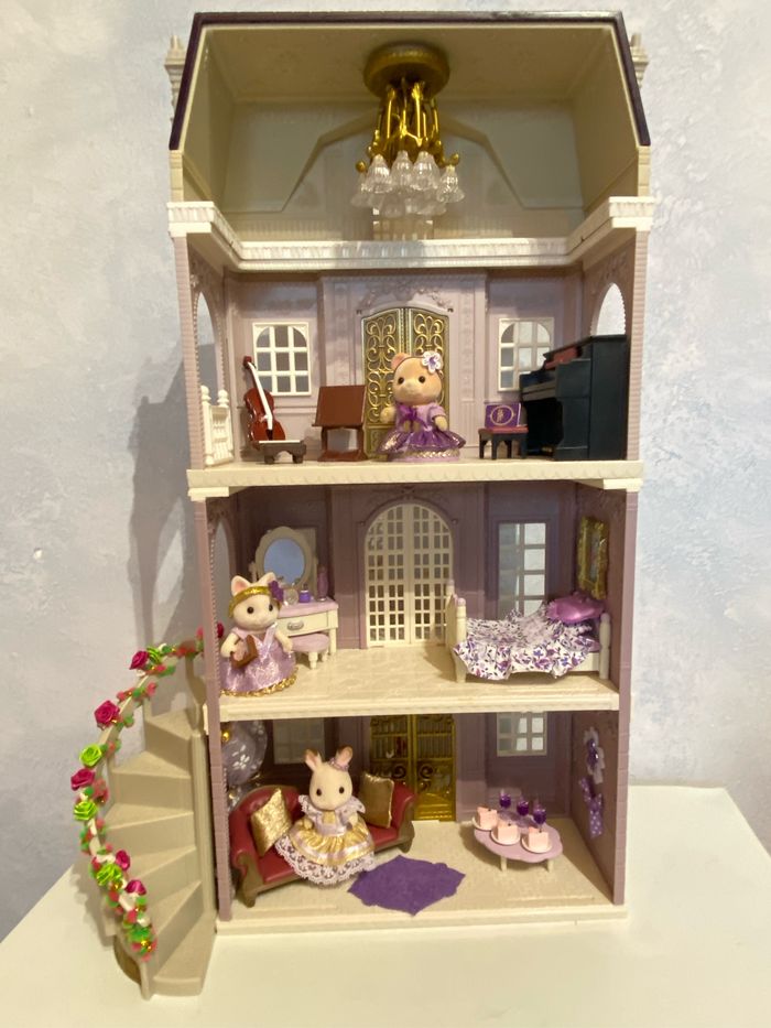 Maison de ville, manoir violet, Sylvanian, atelier de design, princesse, violoncelle, piano - photo numéro 8