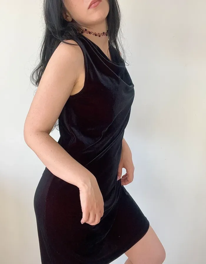 Robe noire en velours vintage années 90 taille S - photo numéro 3