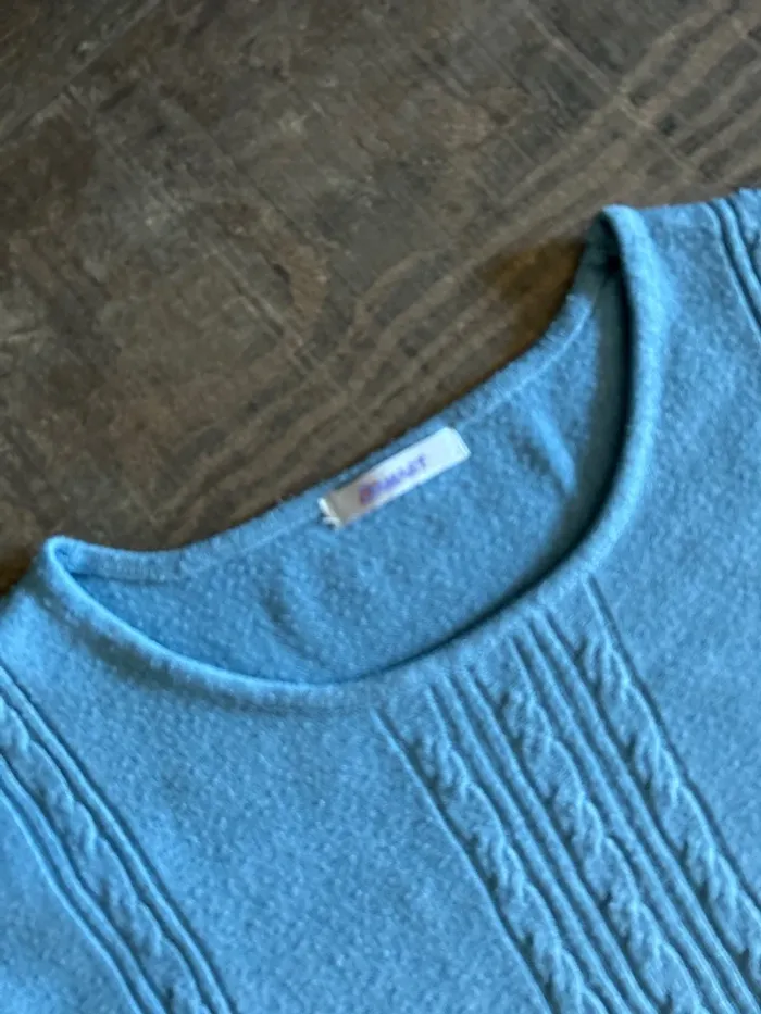 Pull léger bleu - photo numéro 3