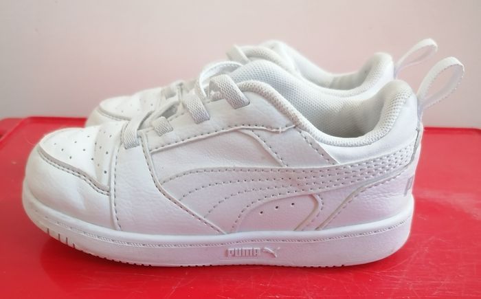 Paire baskets enfant (T. 25)