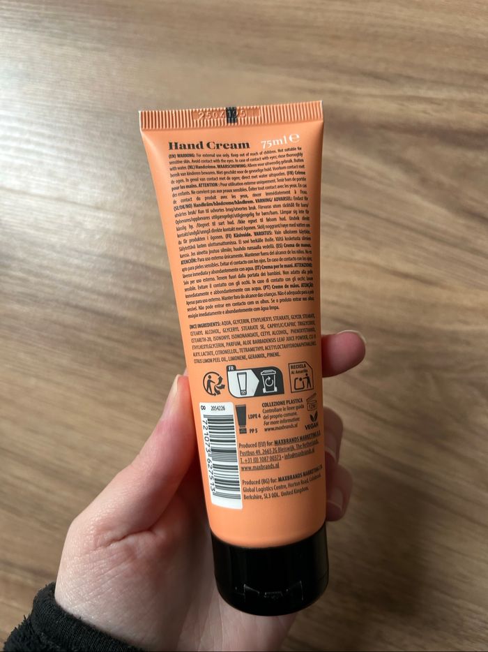 Crème pour les mains Neuve Favourite scents of nature - photo numéro 3