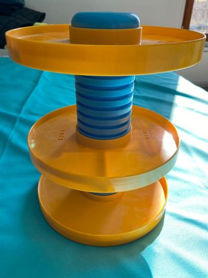 Accessoire pour ranger les petits pots de bébé dans un placard