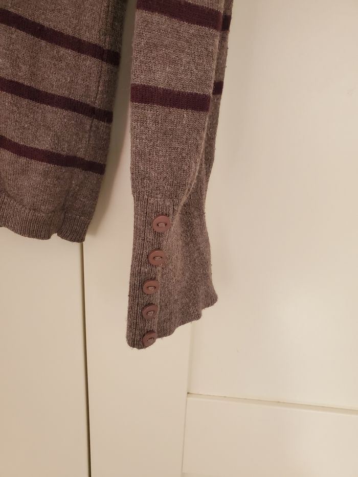 Pull gris à rayures - photo numéro 3