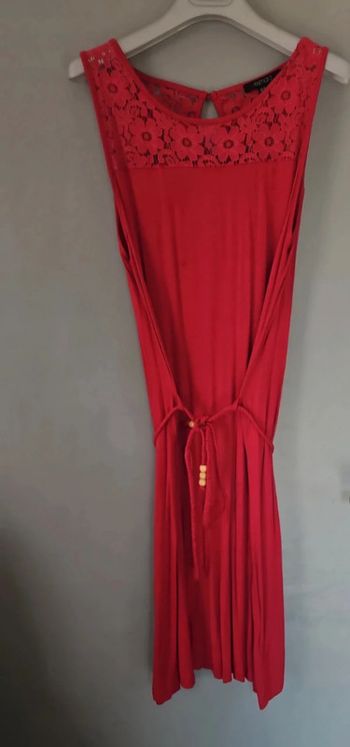 Robe Esmara rose framboise dentelle fleurs - taille 42/44