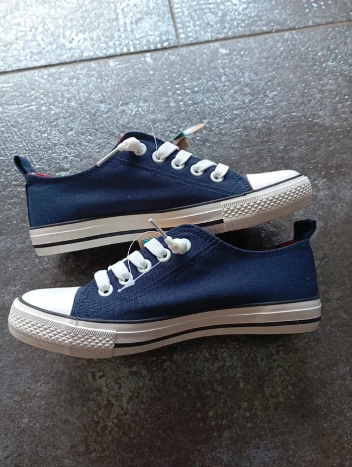 Tams chaussures neuves p.24 - photo numéro 2