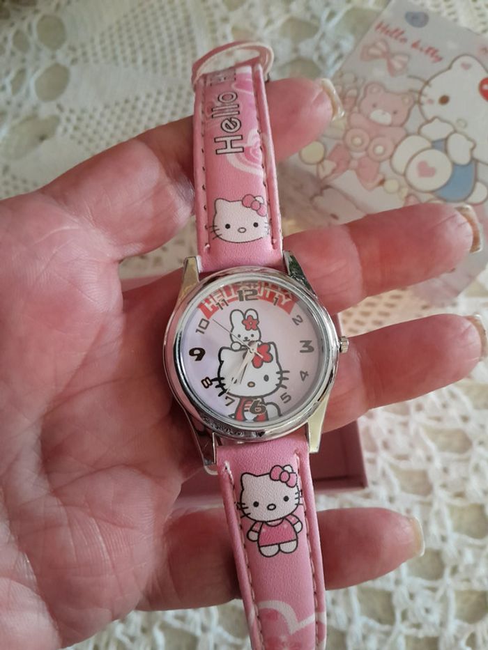 Montre enfant, Hello Kitty couleur rose et argentée - photo numéro 3