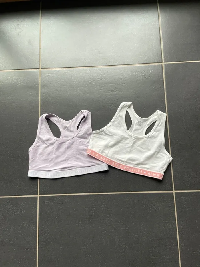 Lot 2 brassières