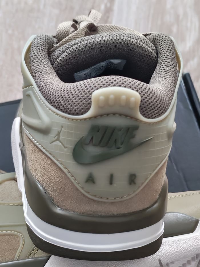 Air Jordan 4 rm taille 38 authentique