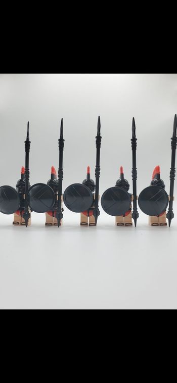 Figurines type lego 5 guerriers grecques / guerriers romains