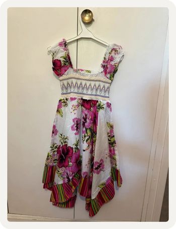 Robe blanche à fleurs