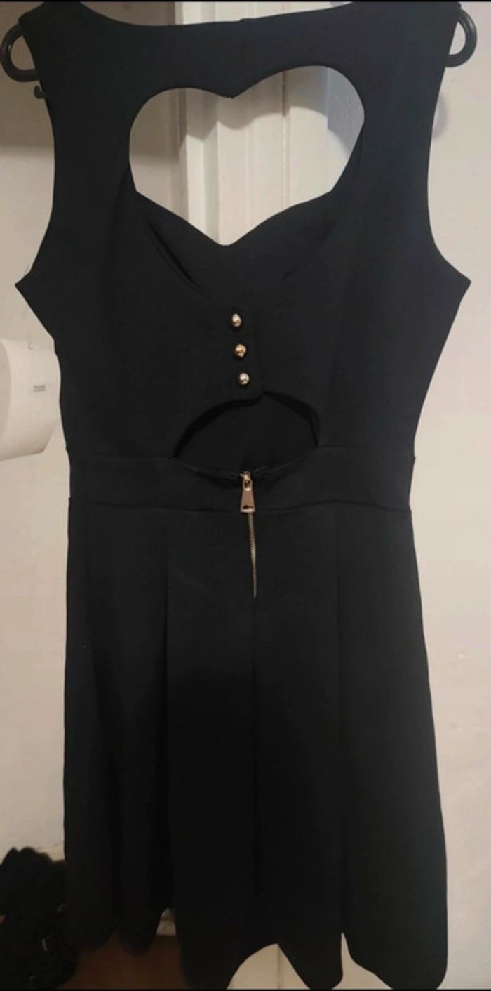 Robe noire - photo numéro 2