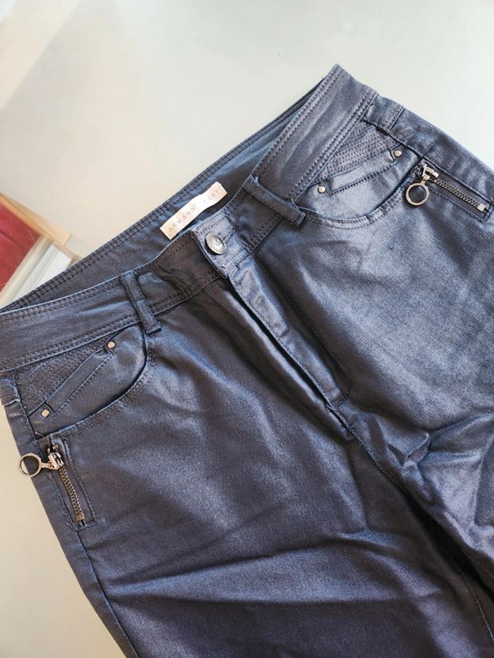 Jean droit enduit Bleu marine de marque Armand Thiery et de taille 40 - photo numéro 4