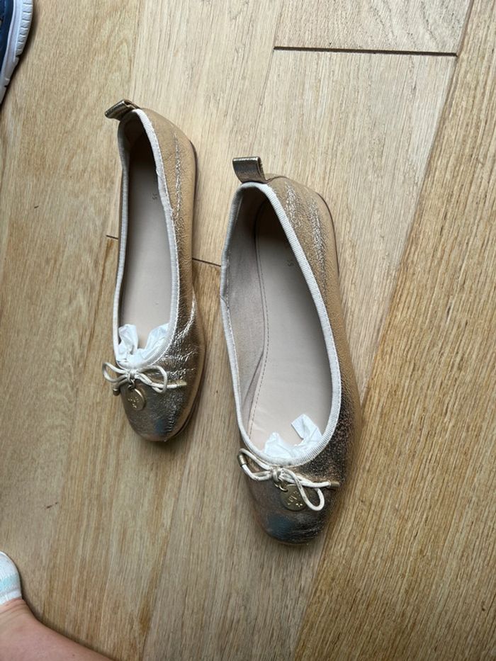 Ballerine Zara dorée bon état taille 35 - photo numéro 3