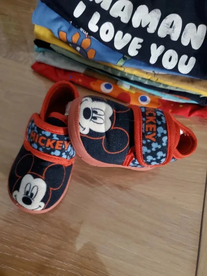 Pantoufles Mickey mouse taille 19 - photo numéro 2
