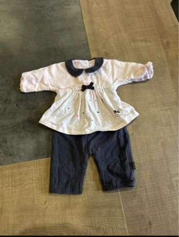 Ensemble bébé fille taille 1 mois p’tit  bisou