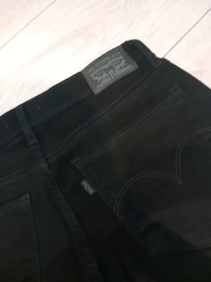 Jean levi's noir 311 taille 29 - photo numéro 6