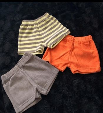 Lot de 3 shorts éponges neufs - 1 mois