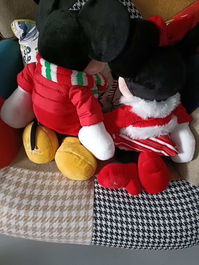 LOT DE 2 PELUCHES MICKET ET MINNIE DE NOEL DISNEY - photo numéro 3