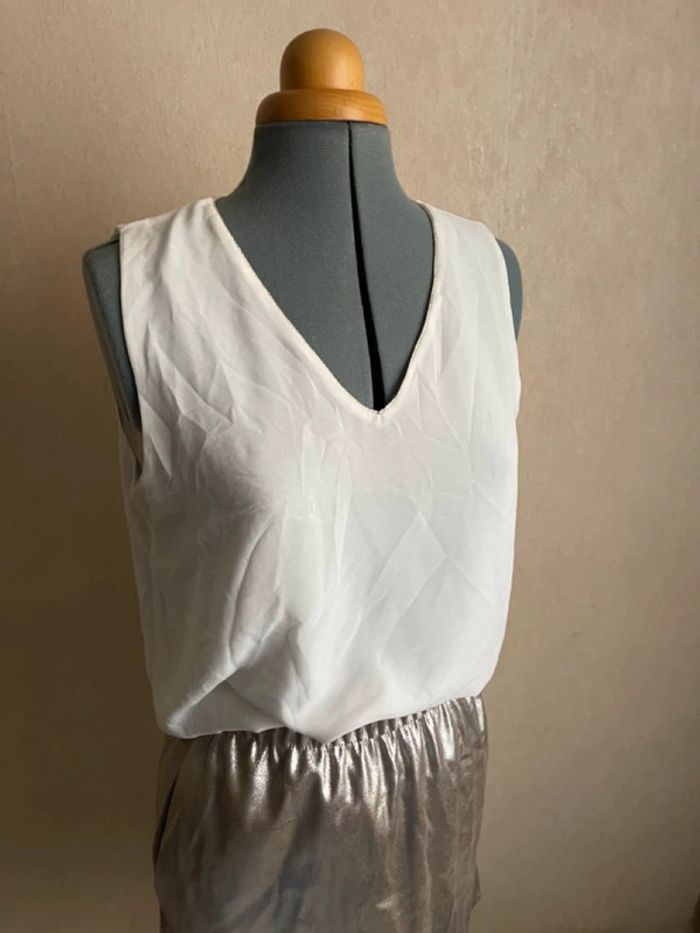 Top fluide sans manches écru détail lurex dore