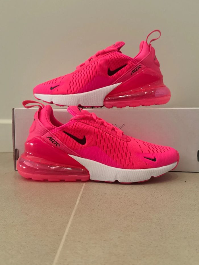 nike 270 hyper pink