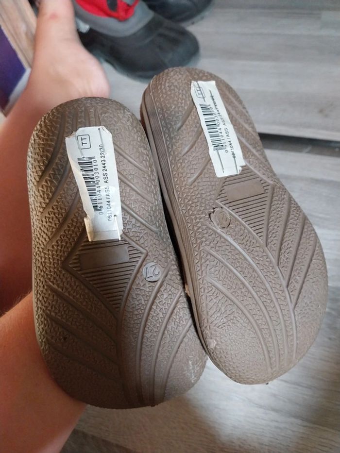 Chaussons neufs 27 - photo numéro 2