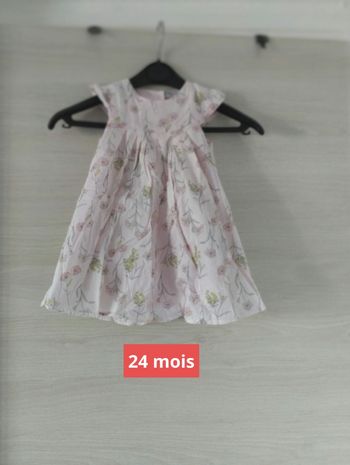 Robe taille 24 mois