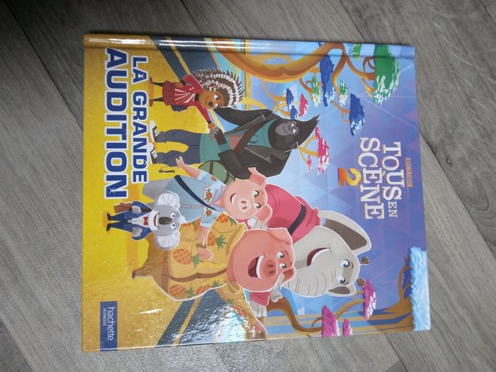 Livre tous en scène 2 neuf