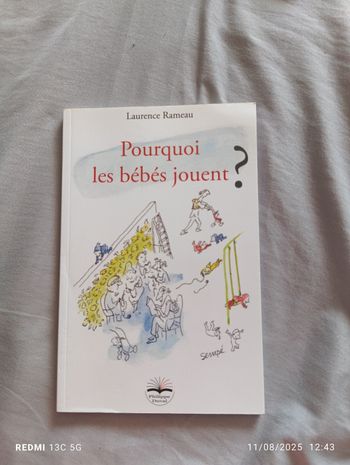 Pourquoi les bébés jouent
